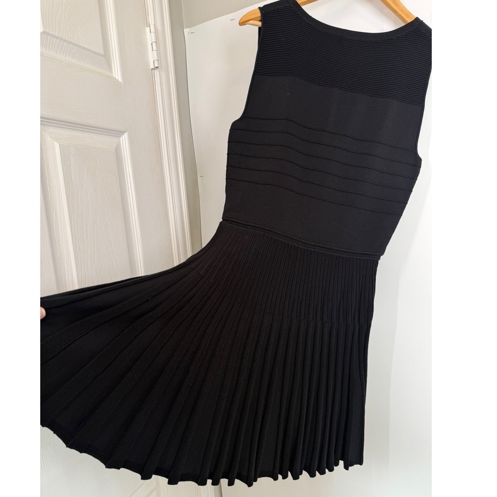 Diane von Furstenberg Pleated Bandage Fit & Flar Little Black Dress M DVF LBD - Picture 10 of 12